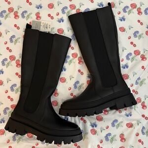 NWT A new day memory foam black platform boots